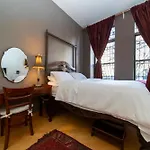 2 Bedrooms With One Private Bathroom In Lovely