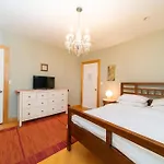 2 Bedrooms With One Private Bathroom In Lovely Homestay New York