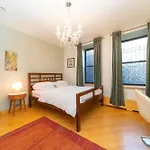 2 Bedrooms With One Private Bathroom In Lovely *