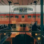 Private Bedroom Near The Free Ferry Boat! * New York