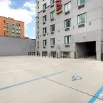 Red Roof Inn Plus Jamaica, Ny - Jfk Airport