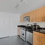 Blueground Long Island 1bd Nyc-1612