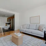 Blueground Long Island 1bd Nyc-1612 Apartment *