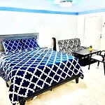 Apartment Lga Airport Near, Walk In Bsmt In A Private House! New York