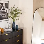 Luxury Full Floor Chelsea With Washerdryer 2bd Apartment *