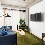 Luxury Full Floor Chelsea With Washerdryer 2bd Apartment *