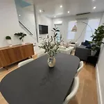 Apartment Stunning Family Style Duplex *