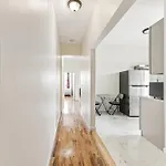 Empire Blvd Guest house *