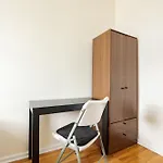 Guest house Empire Blvd *