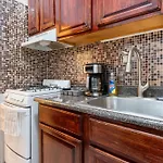 Charming 2-bedroom Haven In Manhattan *