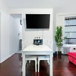 Charming 2-bedroom Haven In Manhattan New York
