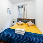 Apartment Charming 2-bedroom Haven In Manhattan New York