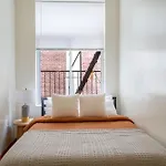 Classic 3Bedroom 1Bath In Midtown Manhattan