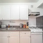 Sophisticated 3Bedroom 1Bath Apartment In Downtown Near Financial District