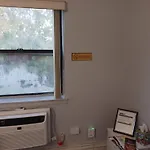 Comfy Room In Fresh Meadows