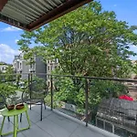 Prime Williamsburg Luxury One Bedroom With Balcony
