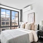 Stunning Modern 2Bedroom Apartment Near Central Park And Times Square