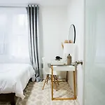 49-3b Newly Renovated 2br Wd Midtown East * New York