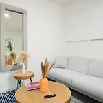 Apartment 49-3b Newly Renovated 2br Wd Midtown East *