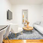49-3b Newly Renovated 2br Wd Midtown East Apartment *