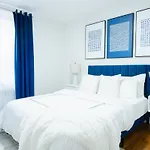 Apartment 49-3b Newly Renovated 2br Wd Midtown East New York