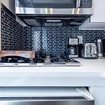 69-5C Festive Comfort Brand New 1Br Lower East Side Christmas Ready