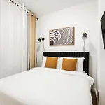 1290-10 New Renovated 2 Bedrooms In Ues Apartment