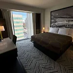 Super 8 By Wyndham Bronx Near Stadium