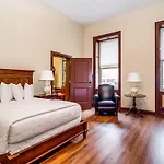 Leo House 3* New York