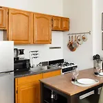 Cozy Classic Park Slope 1Bd, Nr Prospect Park