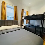 Times Square Luxe Apartment