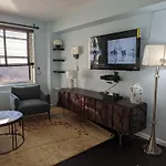 Aparthotel Fully Renovated Manhattan Gem