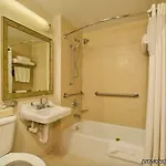 Country & By Radisson, Staten Island Hotel 3*