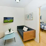 102-1A Best Value 2Br Apt Near Central Park