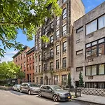 Charles Court By Rove Travel Grand 2Br Duplex