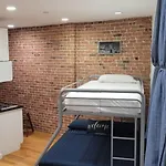 Midtown Manhattan Apartment *