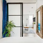 69-3A Modern Holiday Getaway 1Br Prime Lower East Side Brand New