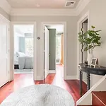 Apartment Lofty & Bright Greenwich Getaway W Private Rooftop New York