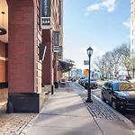 Tribeca 2br Views Indoor Pool Gym Nyc-172 Apartment
