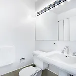 Tribeca 2br Views Indoor Pool Gym Nyc-172