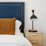 809-4A Columbus Circle New Bldg 1Br W D