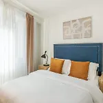 809-4a Columbus Circle New Bldg 1br W D
