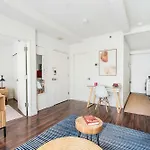809-4a Columbus Circle New Bldg 1br W D *