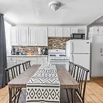 Luxurious 3 Bedroom Unit In Nyc