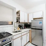 428-2E Newly Furnished 2Br Prime Midtown Sleeps 5