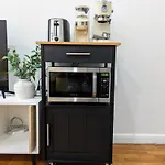 Chic One Bedroom Retreat In Downtown Manhattan *