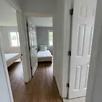 House 2car Parking Subway Jfk Usb New York
