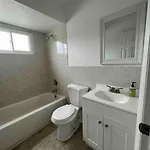 House 2car Parking Subway Jfk Usb *