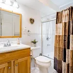 Spacious Comfy In Cozy Classy Duplex