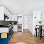 75-2D New Prime Ues W&D Balcony Elevator